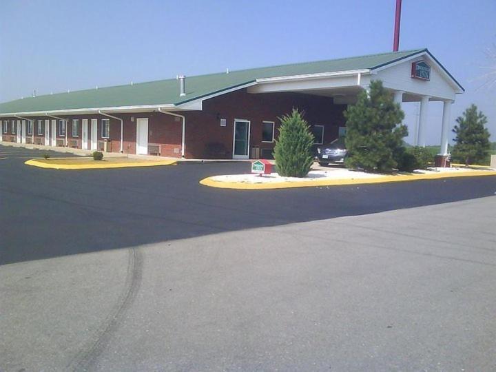 Deerfield Inn And Suites Steele Екстериор снимка